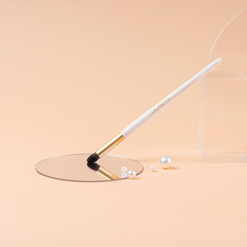 Glam Fix Eye Blending Brush
