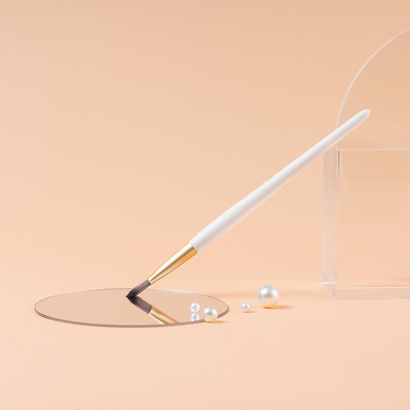 Glam Fix Perfecting Concealer Brush