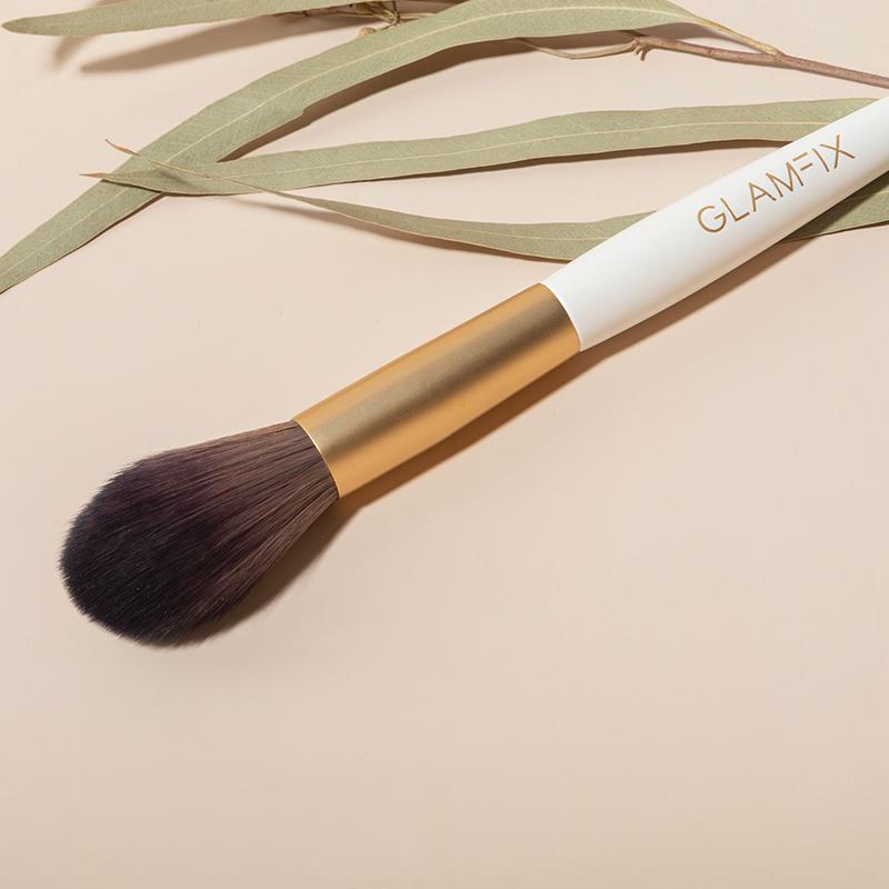 Glam Fix Delicate Blush Brush