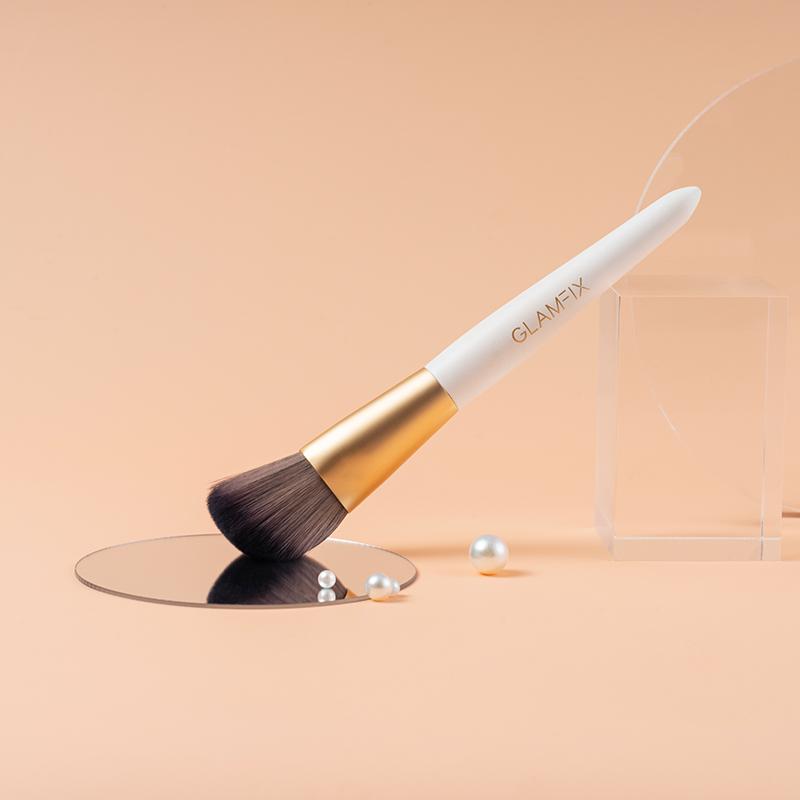 Glam Fix Delicate Contour Brush