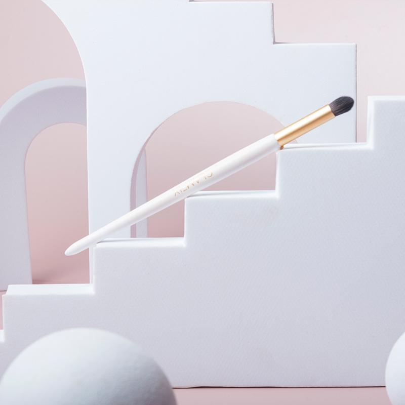 Glam Fix Eye Blending Brush